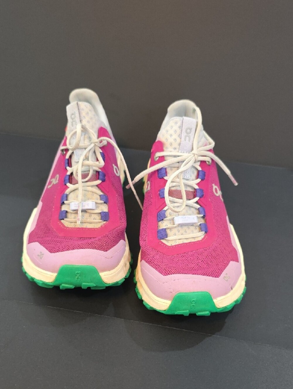 On Running CloudUltra Women's Trail Shoes in Pink with Green Size 8 - Picture 4 of 10